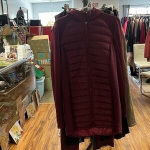 Tek gear Burgundy size medium, lightweight, hooded jacket